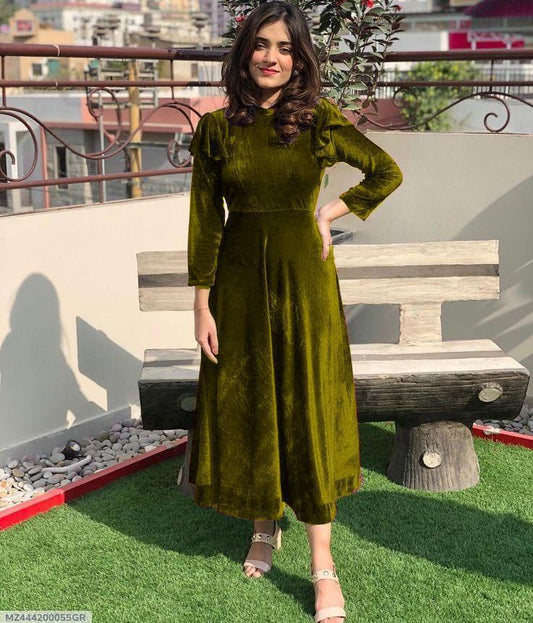 Elegant Green Velvet Suit with Exquisite 3-D Block Print